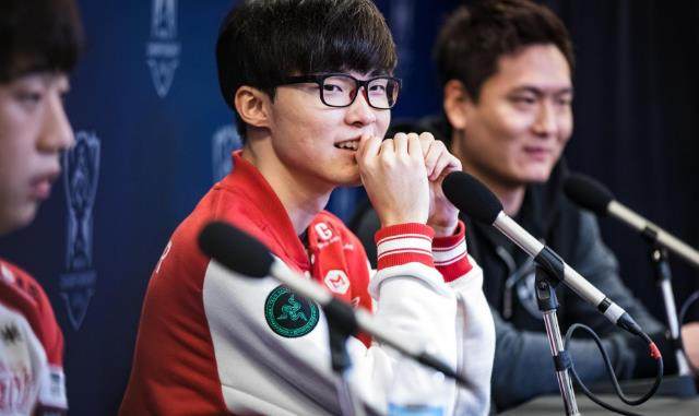 网坛占据更 网坛占据更