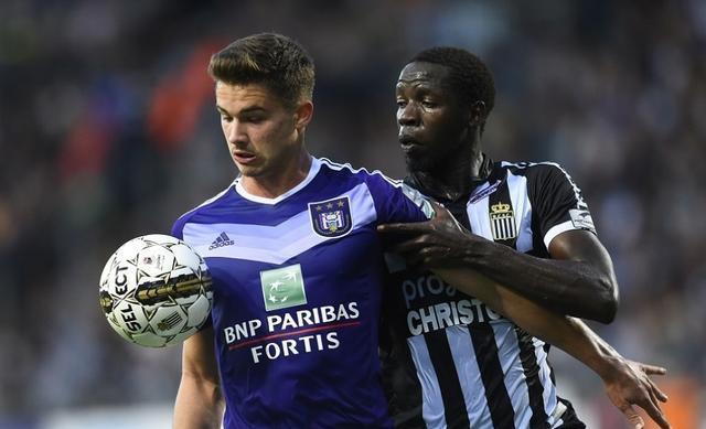 在足总杯中 在足总杯中